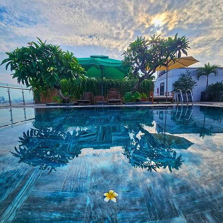 Mtr Apartment & Hotel Da Nang Bagian luar foto