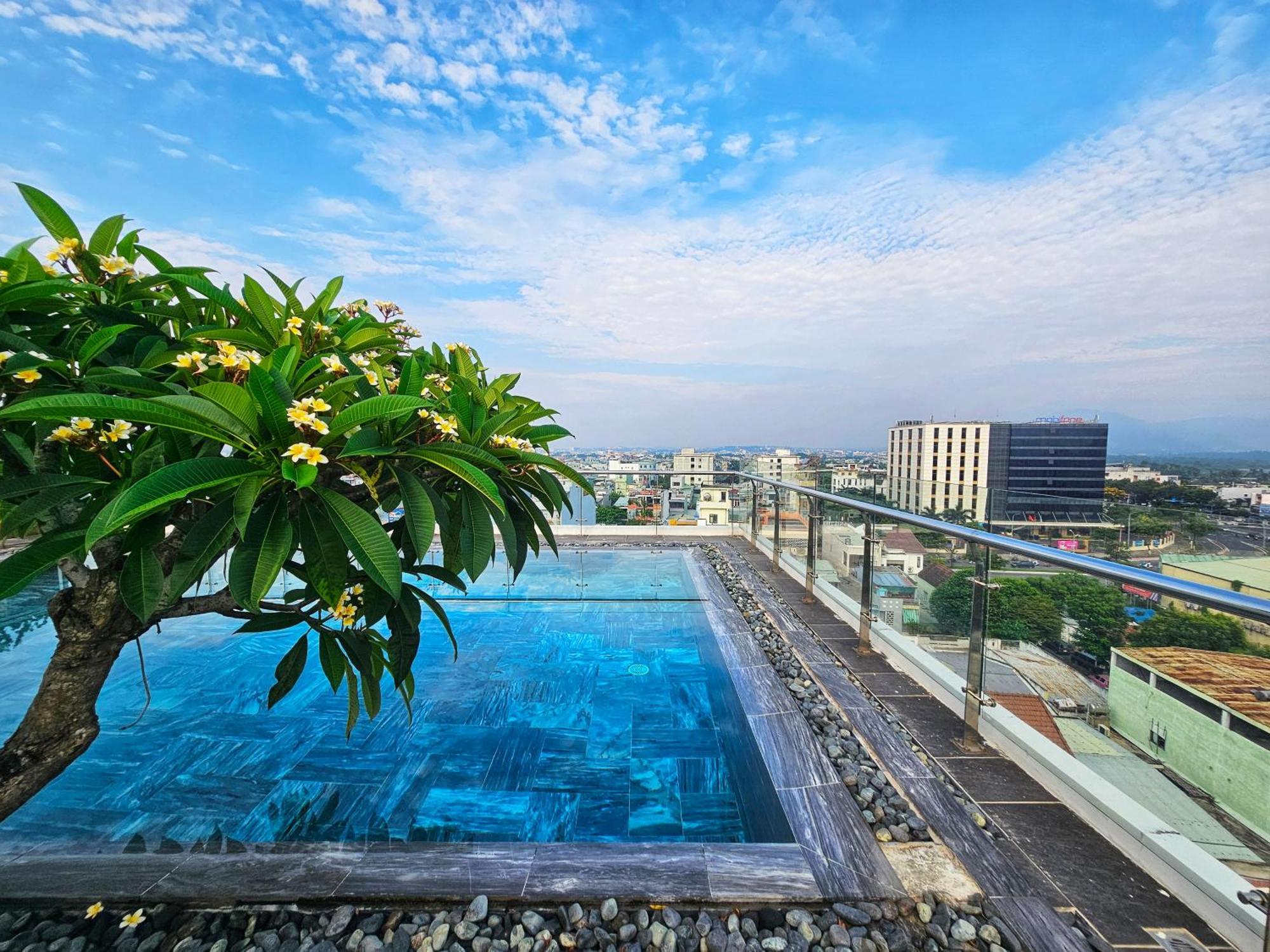 Mtr Apartment & Hotel Da Nang Bagian luar foto
