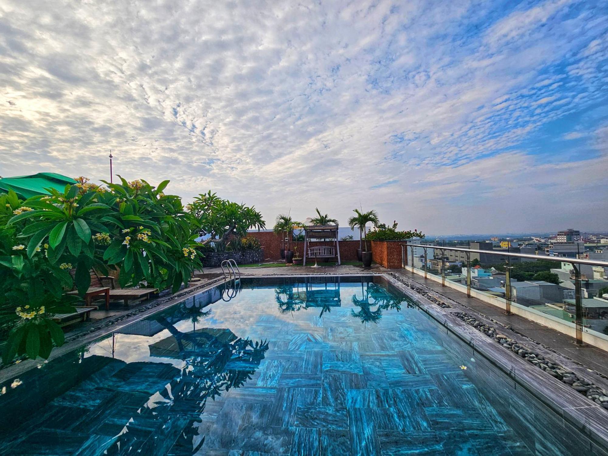 Mtr Apartment & Hotel Da Nang Bagian luar foto